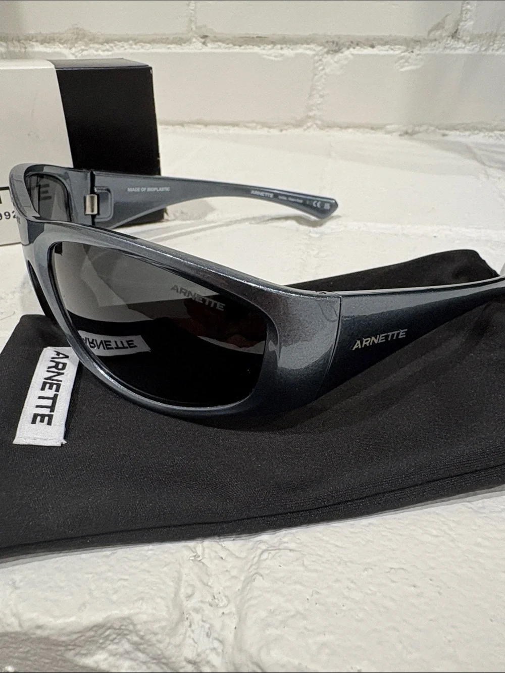 Arnette Ilum AN4331 - Silver w Dark Gray Lens